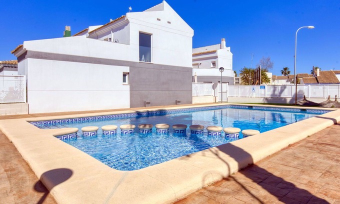 Vergel House | Cosy apartment in villa for 4 guests with WIFI, A/C, pool, TV, terrace and parking
