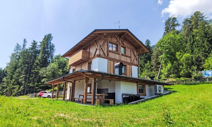 Livo Villa | Cosy apartment in villa for 8 people with WIFI, TV, patio and panoramic view