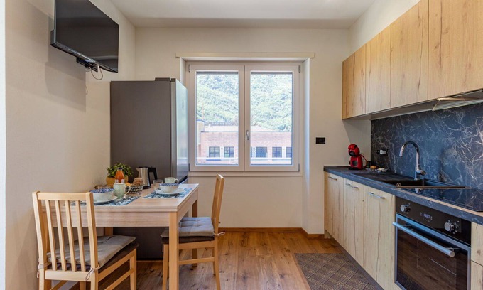 Samolaco Apartment | Cosy apartment for 3 people with A/C, WIFI and balcony