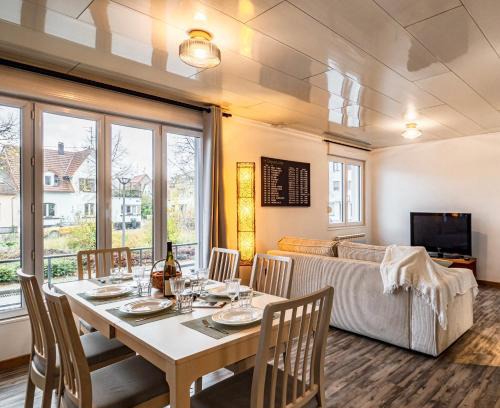 Bischheim Apartment | Cosy apartment on Strasbourg Tramway line and Canal - Appartement confortable sur ligne tram Strasbourg et Canal