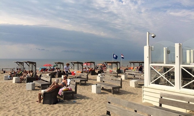 Noordwijk Apartment | Cosy apartment on the boulevard with a fantastic view of the sea