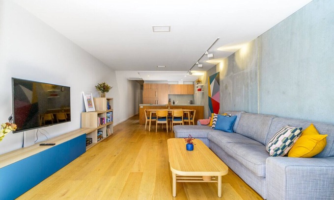 Braddon Apartment | Cosy Apartment with Study in Central Braddon