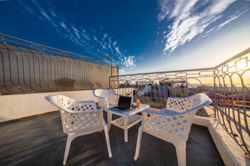 Anza Apartment | Cosy Apt Rooftop partage wifi rapide plage à pied