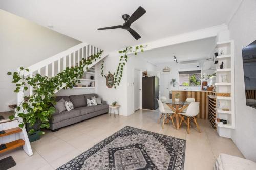 Scarness Apartment | Cosy Beachside Apartment