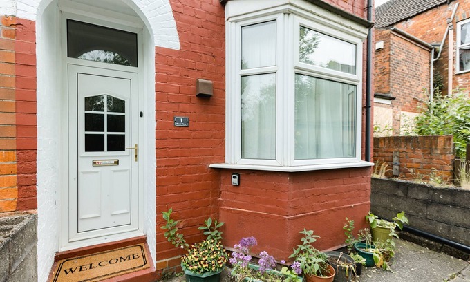 Hull House | Cosy Bedroom in 3 bed House, Close to City Centre and University