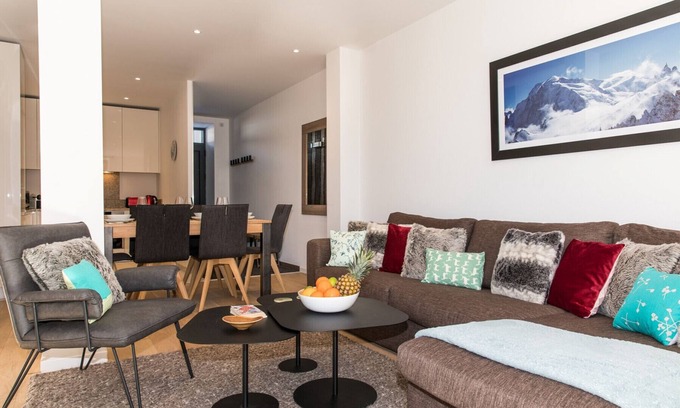 Chamonix City Centre Apartment | Cosy Central Apartment with Terrace
