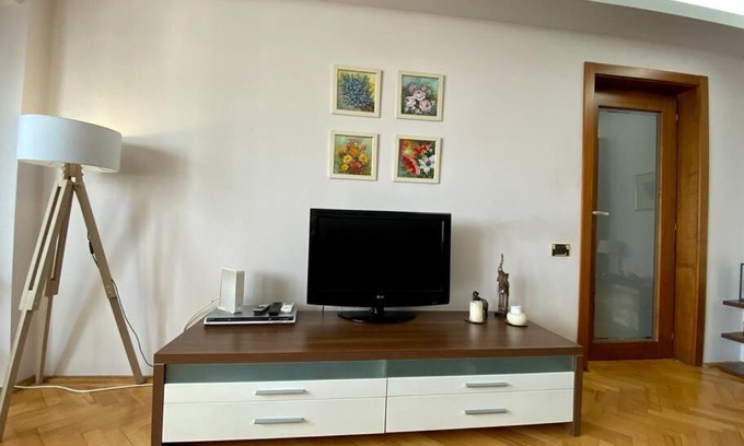 Bucharest Apartment | Cosy & Central Apartment in a friendly area