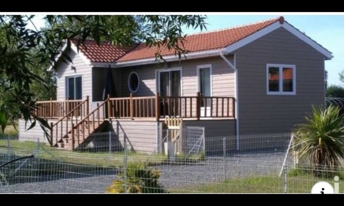 Talais Ski Chalet | Cosy chalet 5 minutes from the beach in a family residence in Soulac-sur-Mer