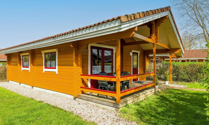 Gramsbergen Ski Chalet | Cosy chalet on versatile holiday park