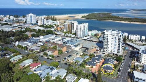 Caloundra Apartment | Cosy, Charming, Central Caloundra Getaway