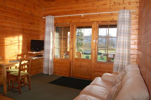 Killin Cabin | Cosy & compact Rowan Lodge no2