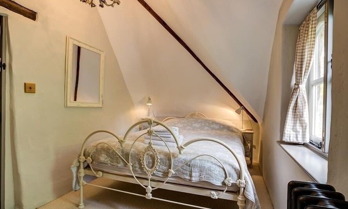 Salisbury Cottage | Cosy Cot, SALISBURY