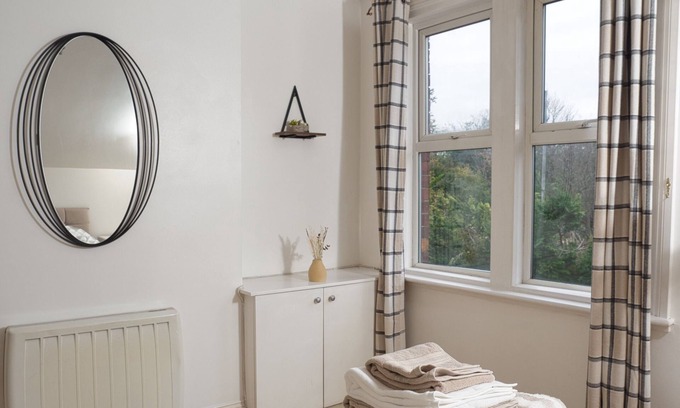 Royal Tunbridge Wells Apartment | Cosy High Brooms Suite