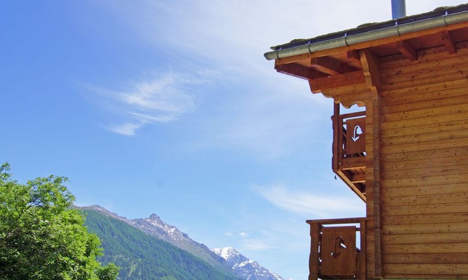 Heremence House | Cosy Holiday Home in Hérémence with Sauna