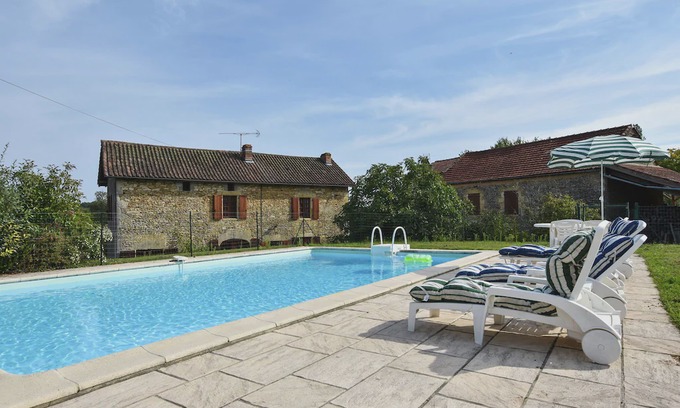 Loubejac House | Cosy Holiday Home in Loubejac Aquitaine with Swimming Pool