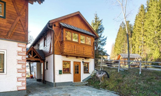 Mariapfarr House | Cosy holiday home with terrace near the slopes