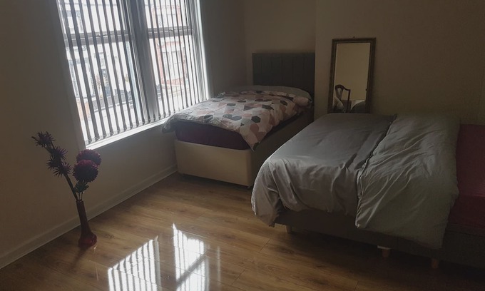 Bootle House | Cosy Homes Value for money (for up to 16 guests)