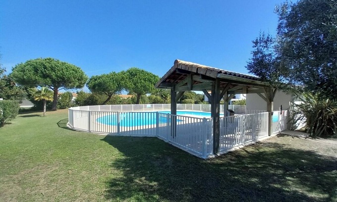 Saint-Pierre-d'Oleron House | Cosy house in secure residence with swimming pool