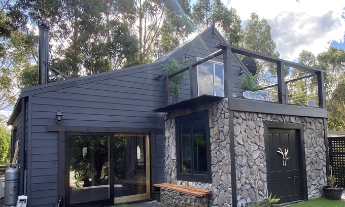 Merrijig House | Cosy house sleeps 6-8 25 minutes from Mt Buller village