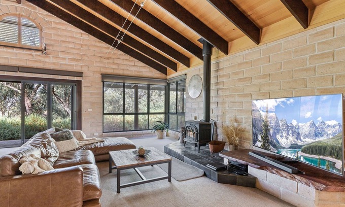 Myrtleford House | Cosy Lusso - Be immersed in the extraordinary beauty of the Alpine Valley