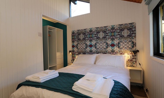 Lochearnhead Apartment | Cosy Modern Nordic Lodge w/ Loch View + Log Burner