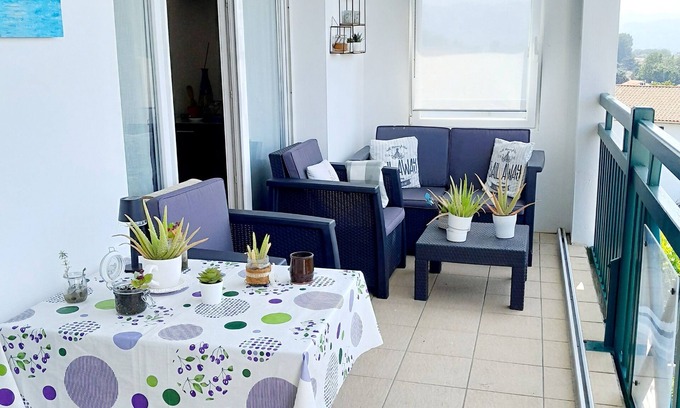 Hendaye Apartment | Cosy mountain view apartment, 2 bedrooms, terrace and parking box