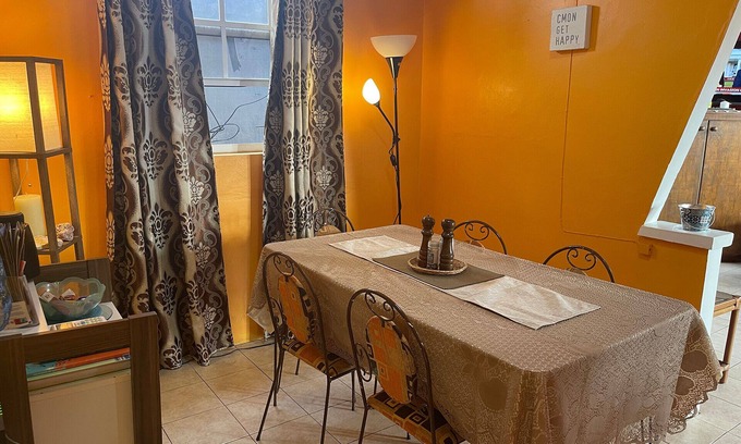 Below Rock House | Cosy private 3Bdr fully gated home, 10 min from Miami Beach
