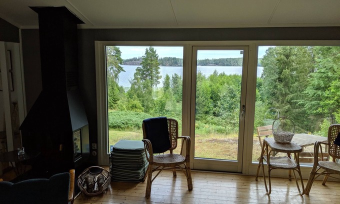 Nykoping Villa | Cosy recreation houses with idyliskt views of the lake.