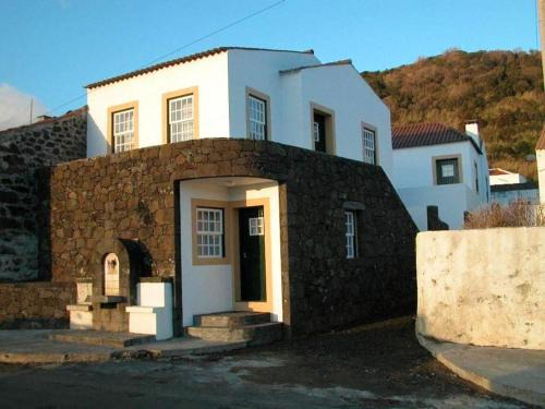 Lajes do Pico Apartment | Cosy Sea View Apartment in Lajes Do Pico - 30 sq m