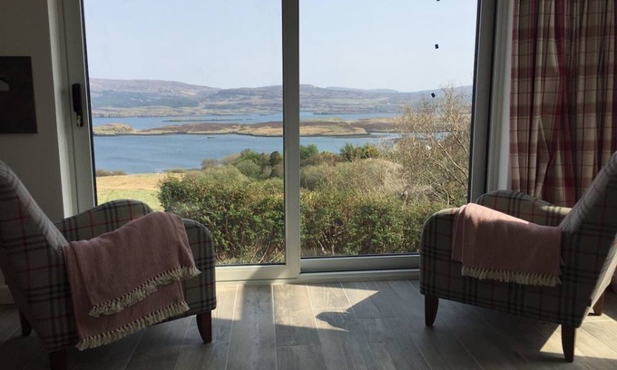 Waternish House | Cosy sea view cottage Isle of Skye