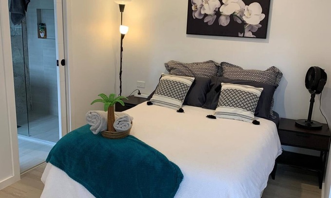 Taylor Apartment | Cosy Secure Comfortable clean affordable Pet friendly in Gunghalin Town centre