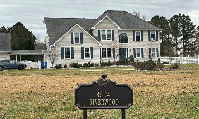 Fentress Apartment | Cosy studio apartment over garage. Half hour from VB - 1 hour from Outerbanks