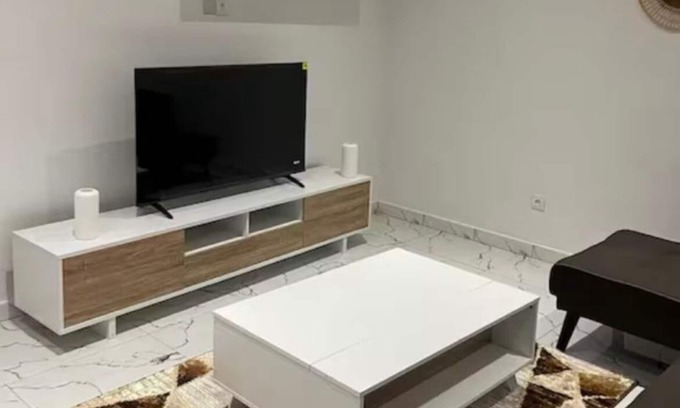 Yof Apartment | Cosy studio in the center of mamelle