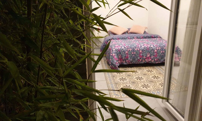 Sevran Apartment | Cosy Studio on the Canal "Near train station & CDG - Paris - Parc des Expos".