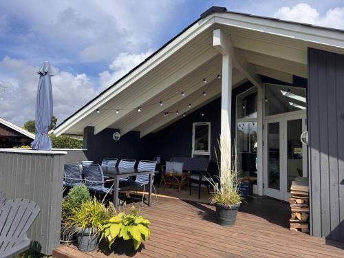 Boeslunde House | Cosy Summer House At Kobæk Strand