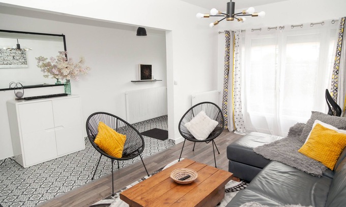 Gagny Apartment | Cosy T2 Gare Entre Paris et Disneyland Familial