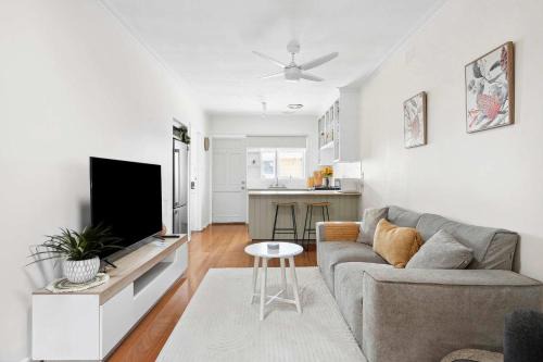 Geelong West House | Cosy Townhouse in the Heart of Geelong West