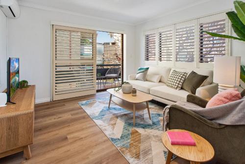 New Farm Apartment | Cosy Unit with Parking near New Farm Park & River