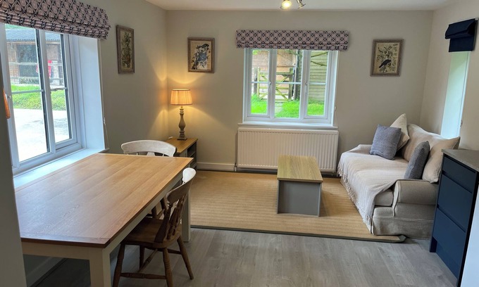 Ashford Hill Cottage | Cosy & well located cottage in beautiful countryside. Pet friendly.