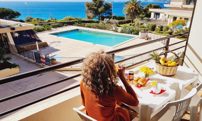 Ajaccio Apartment | CosySeaside Corsica Ajaccio Piscine Terrasse Mer