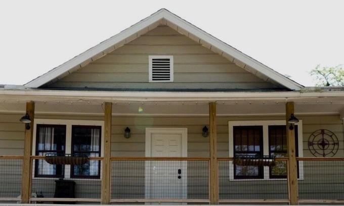 Oakley Cottage | Cottage 1/4 mile to Biltmore Estate Entrancen2 BD-1BA-GREAT LOCATION