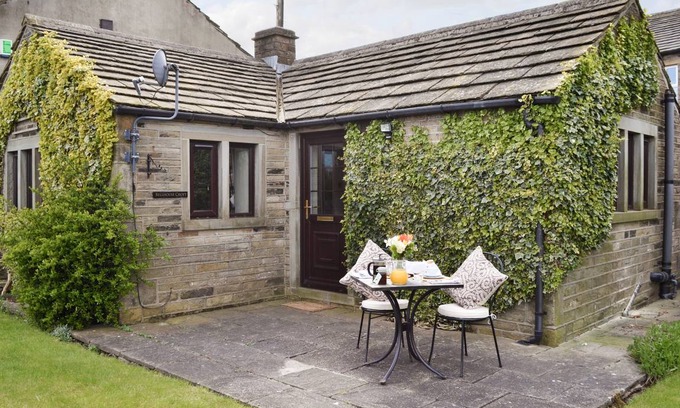 Grange Moor Cottage | Cottage ∙ 1 bedroom ∙ 2 guests