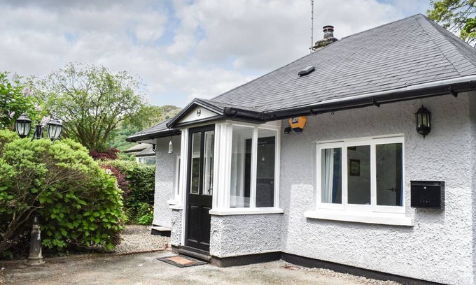 Waterhead Cottage | Cottage ∙ 2 bedrooms ∙ 4 guests
