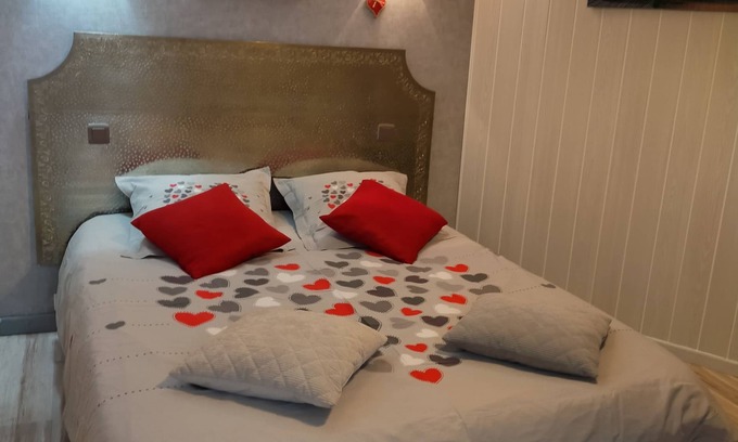 Le Crotoy House | Cottage 2 to 4 people near beach spa. private courtyard and parking.