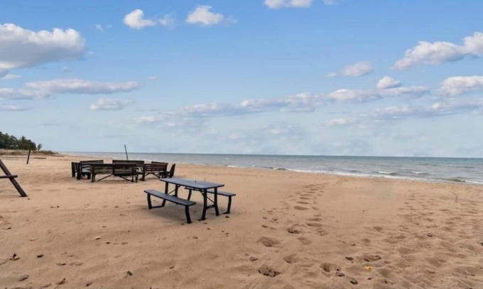 Greenbush Cabin | Cottage #4: 3BR/1BA Relaxing Lakeside Retreat!nn