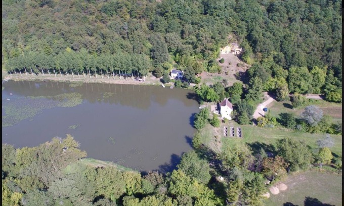 Panzoult House | Cottage 4/6 people on the edge of a fishing pond in the heart of a natural site