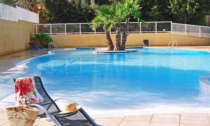 Sollies-Toucas Cabin | Cottage cosy et abordable avec terrasse | Accès Piscine extérieure
