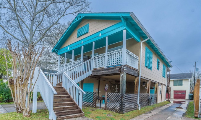 Galveston Cottage | Cottage Dreams-Near beach,conv. cntr,cruise,strand