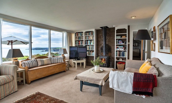 Saint Erth Praze Cottage | Cottage in Praa Sands with Stunning Sea Views