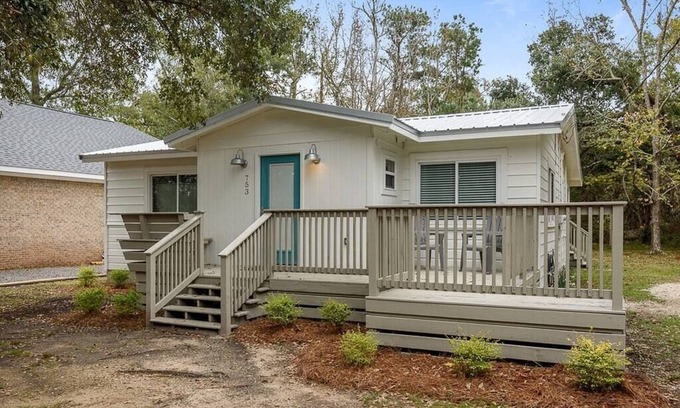 Dauphin Island House | Cottage in the Village